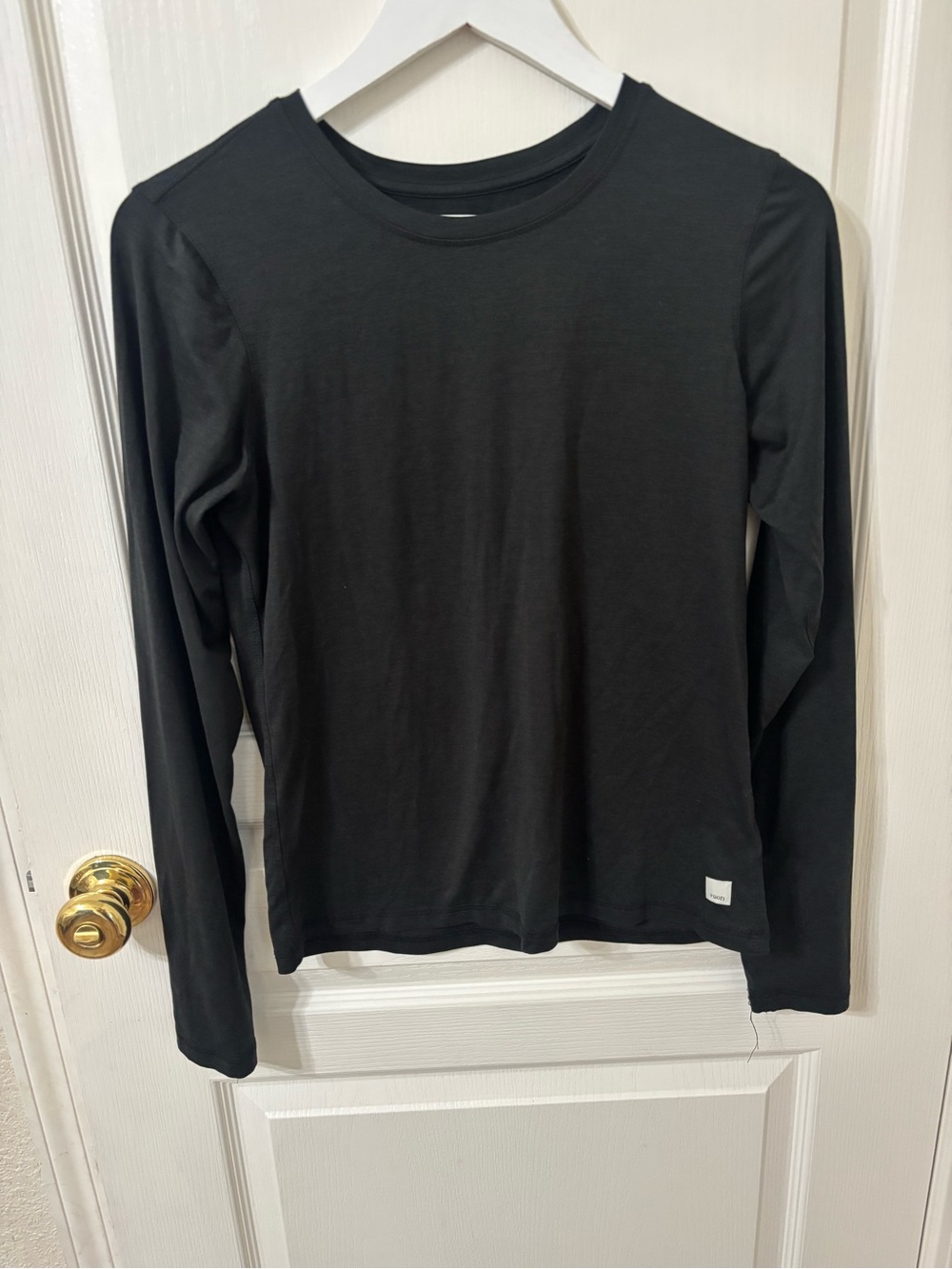Vuori women’s long sleeve lid crew top size medium color black heather